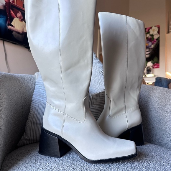 NEW!!! 9W Vince Camuto Women's Sangeti Boot FITS WIDE CALF - Picture 3 of 4